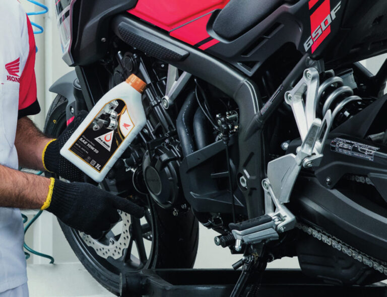 Qual o melhor óleo para sua moto? Semi sintético, sintético ou mineral
