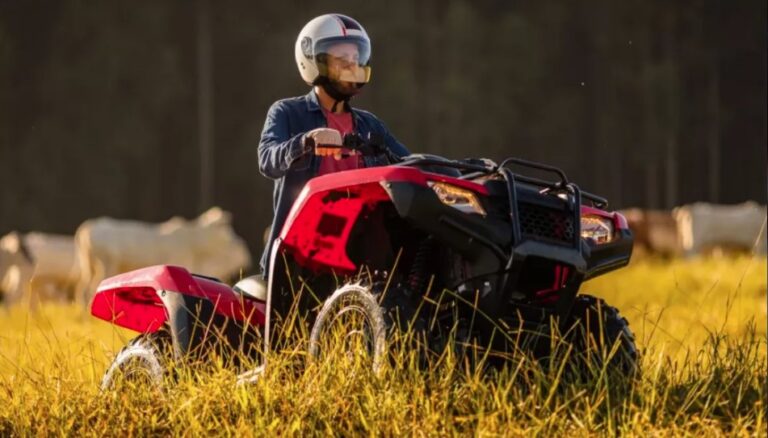 Quadriciclos podem andar na cidade - Moto Honda Motopel