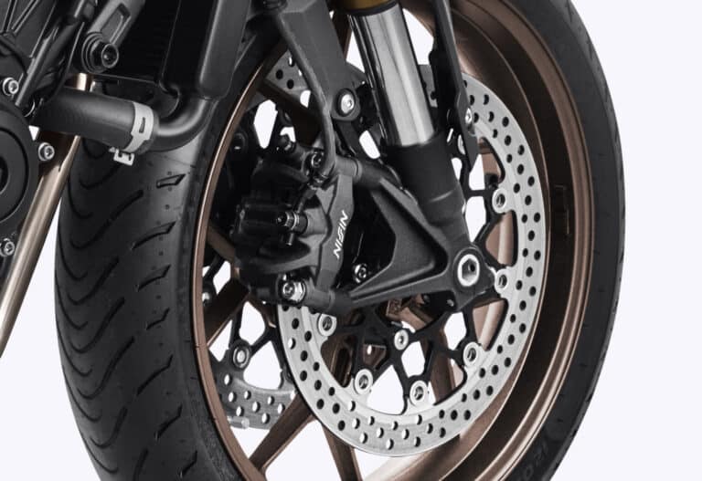 CB650R 3 4TD Vermelha - Moto Honda Motopel