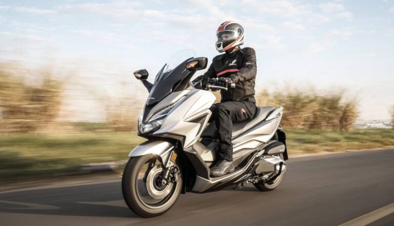 Honda Forza 350 MOV 2 - Moto Honda Motopel